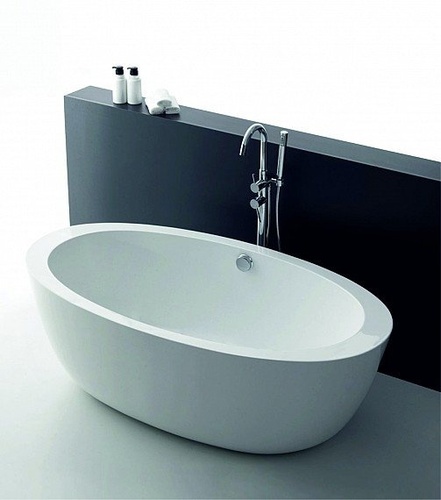 Бяла вана - ICS LB 1790 W